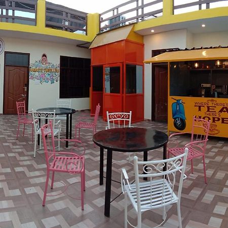 Hashtag Traveler'S Hostel Lucknow Luaran gambar