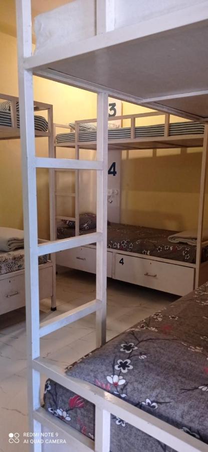 Hashtag Traveler'S Hostel Lucknow Luaran gambar