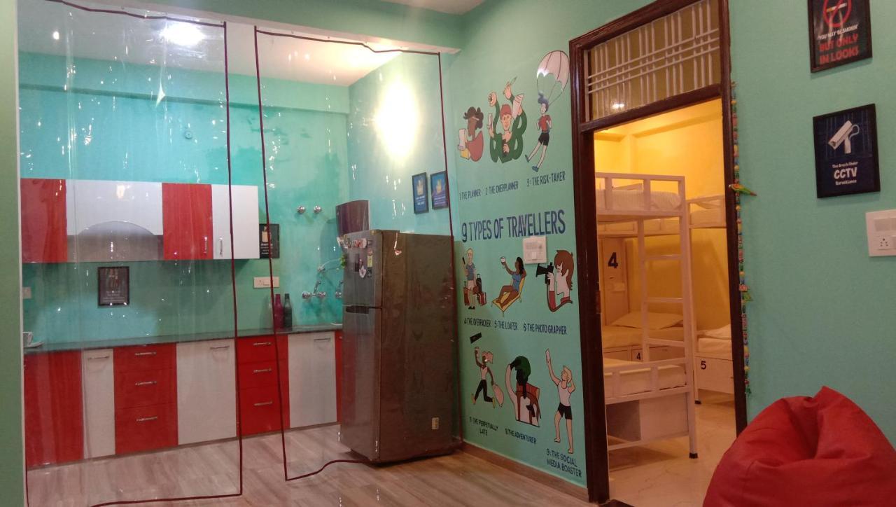 Hashtag Traveler'S Hostel Lucknow Luaran gambar