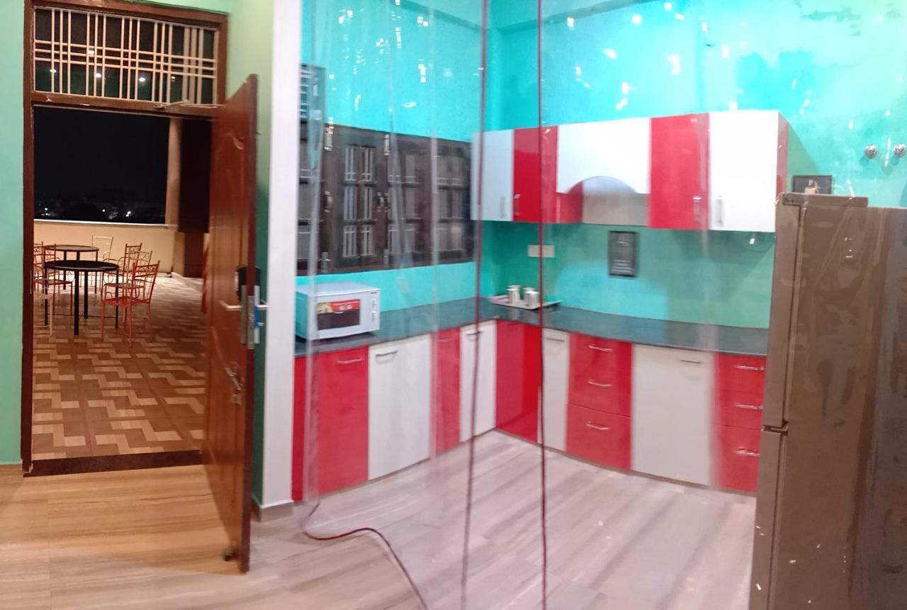 Hashtag Traveler'S Hostel Lucknow Luaran gambar