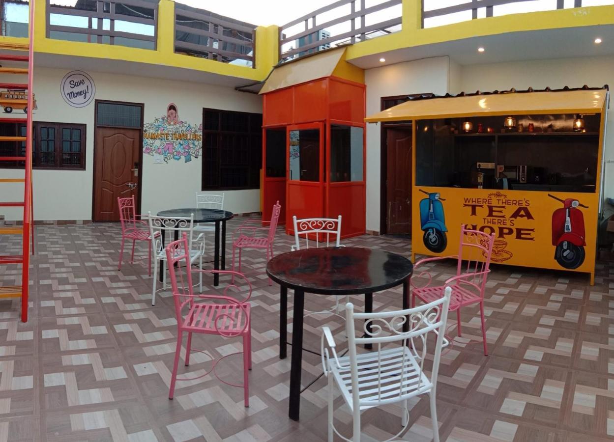 Hashtag Traveler'S Hostel Lucknow Luaran gambar